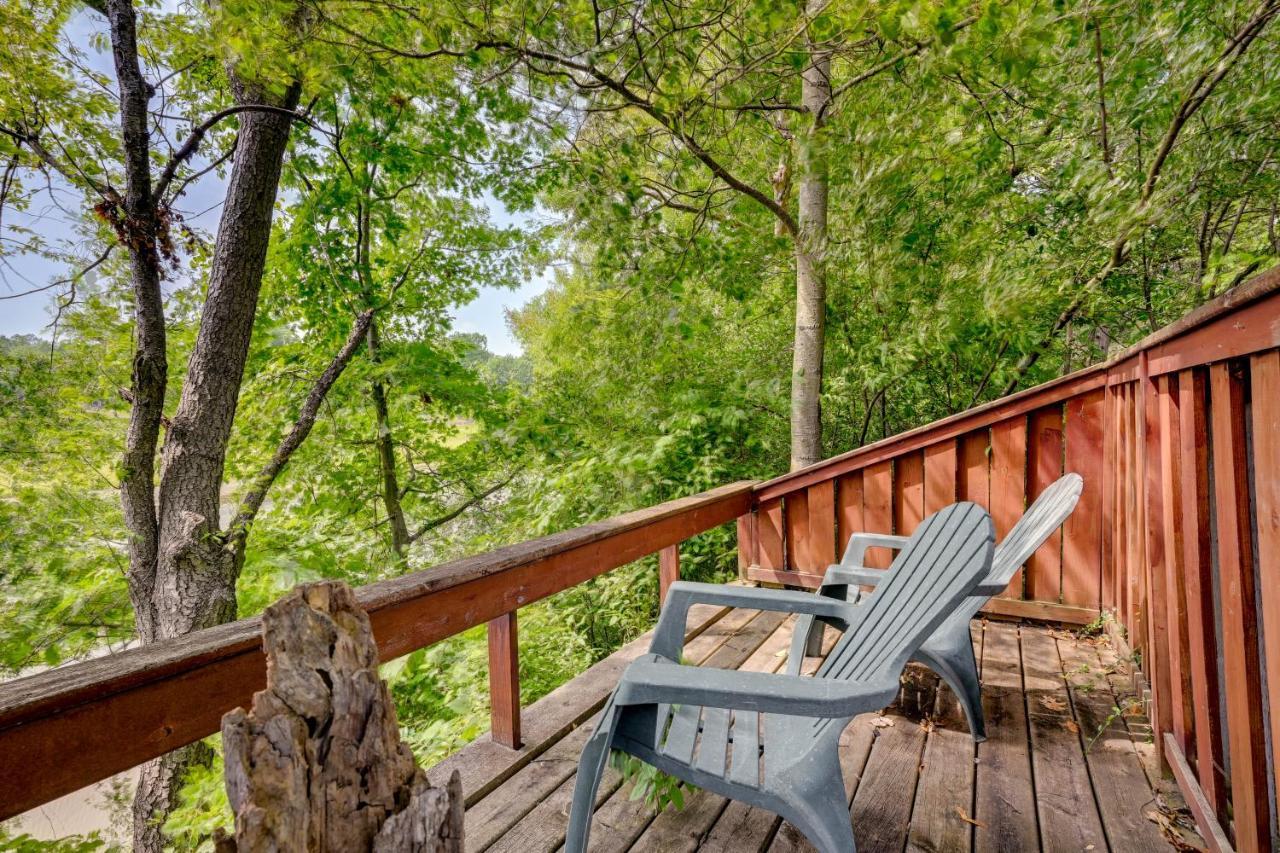 Gladwin Lakefront Cottage With Deck, Grill! Exterior photo