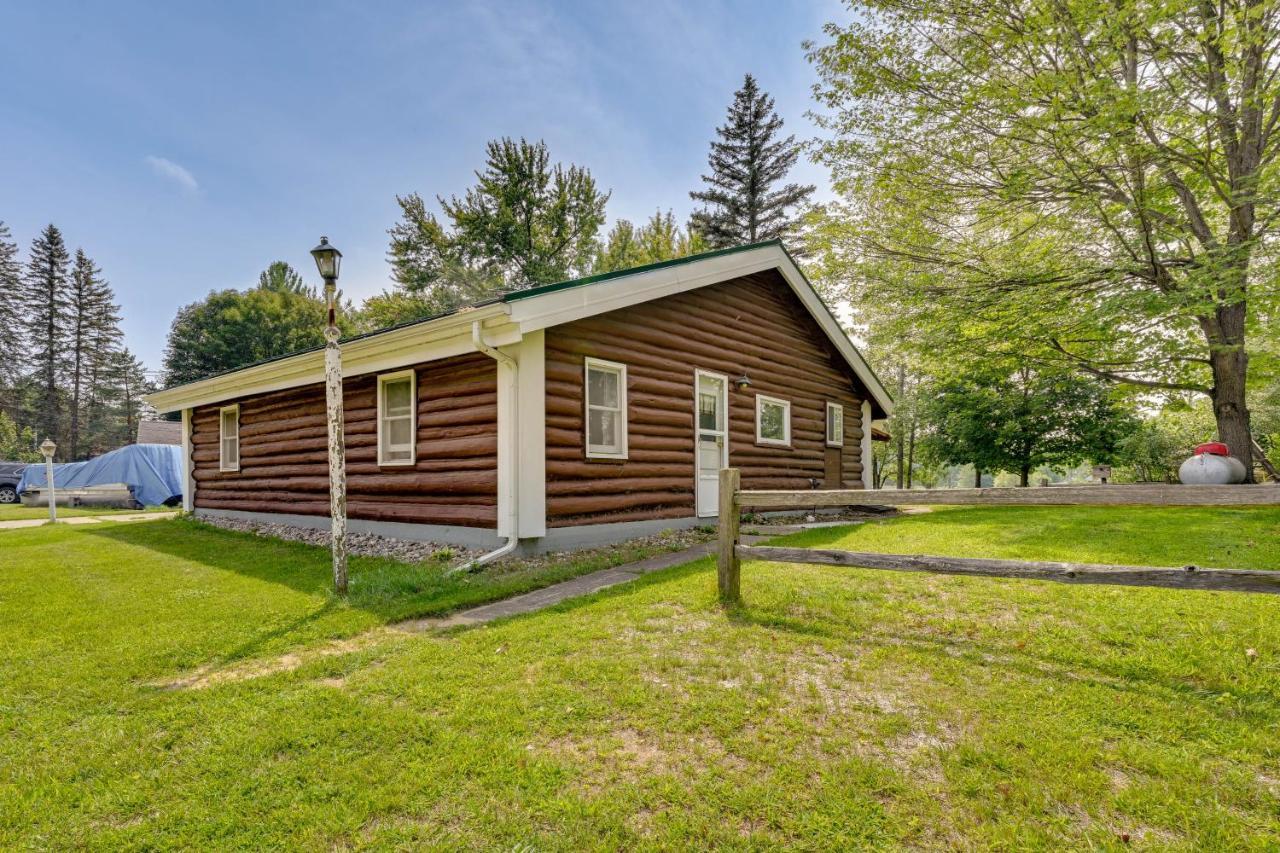 Gladwin Lakefront Cottage With Deck, Grill! Exterior photo