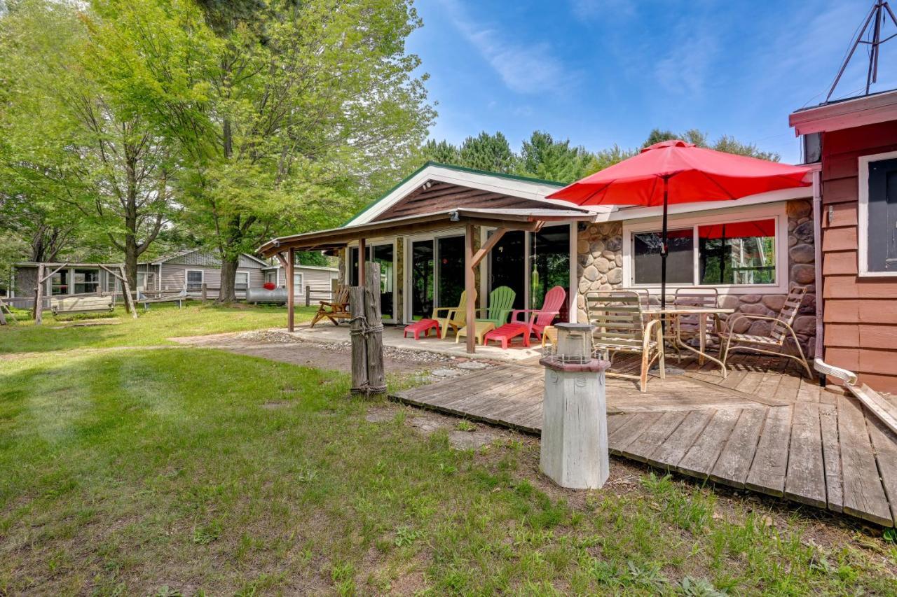 Gladwin Lakefront Cottage With Deck, Grill! Exterior photo